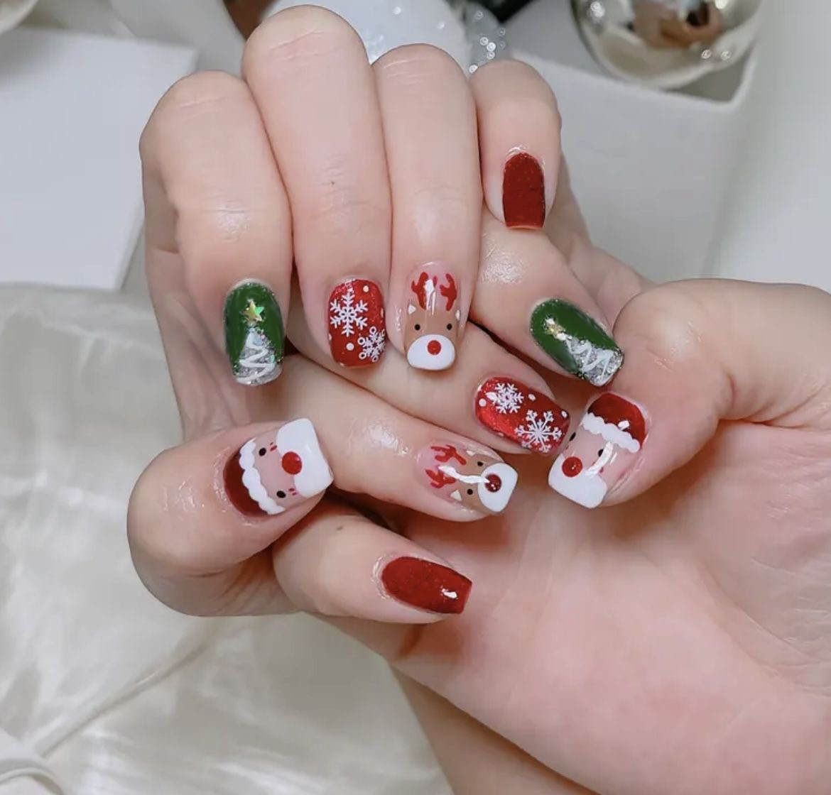 Christmas Press on Nails Santa - Nail Art Press On 评论和价格